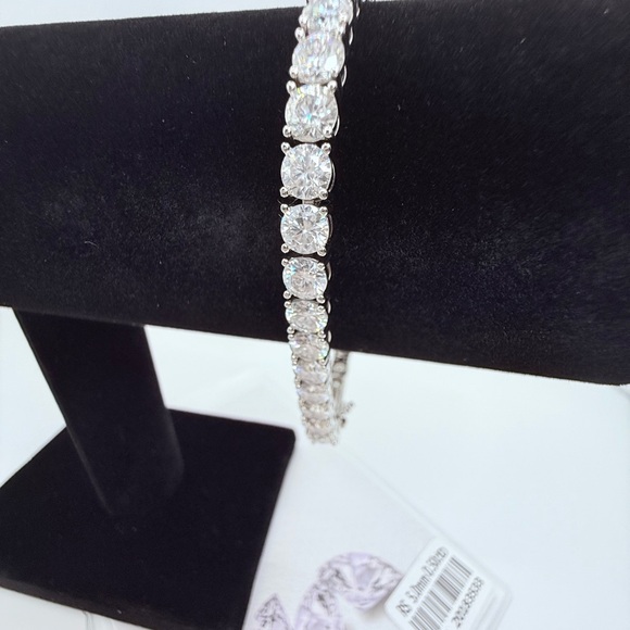 Moissanite Other - 20ct.tw Genuine Moissanite 5mm / 8in Tennis Bracelet Gra Cert.